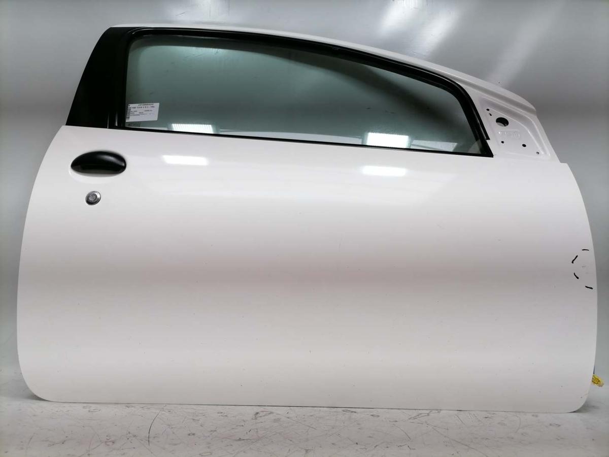 Peugeot 107 original T&uuml;r vorn rechts KWD Wei&szlig; 3-T&uuml;rer Bj.2009